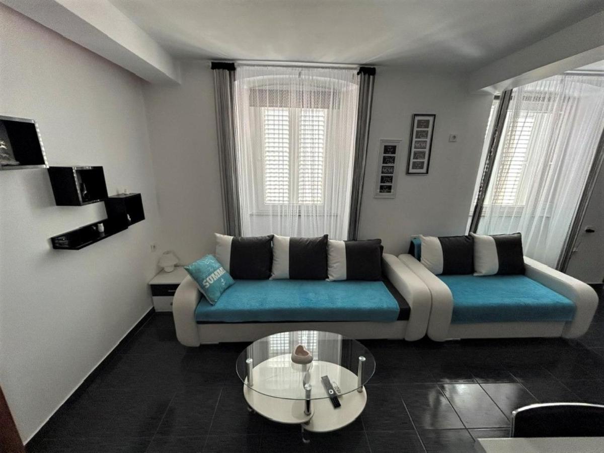 Decumana Apartment *